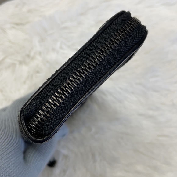 BURBERRY LONDON ZIP AROUND WALLET - Picture 5 of 12